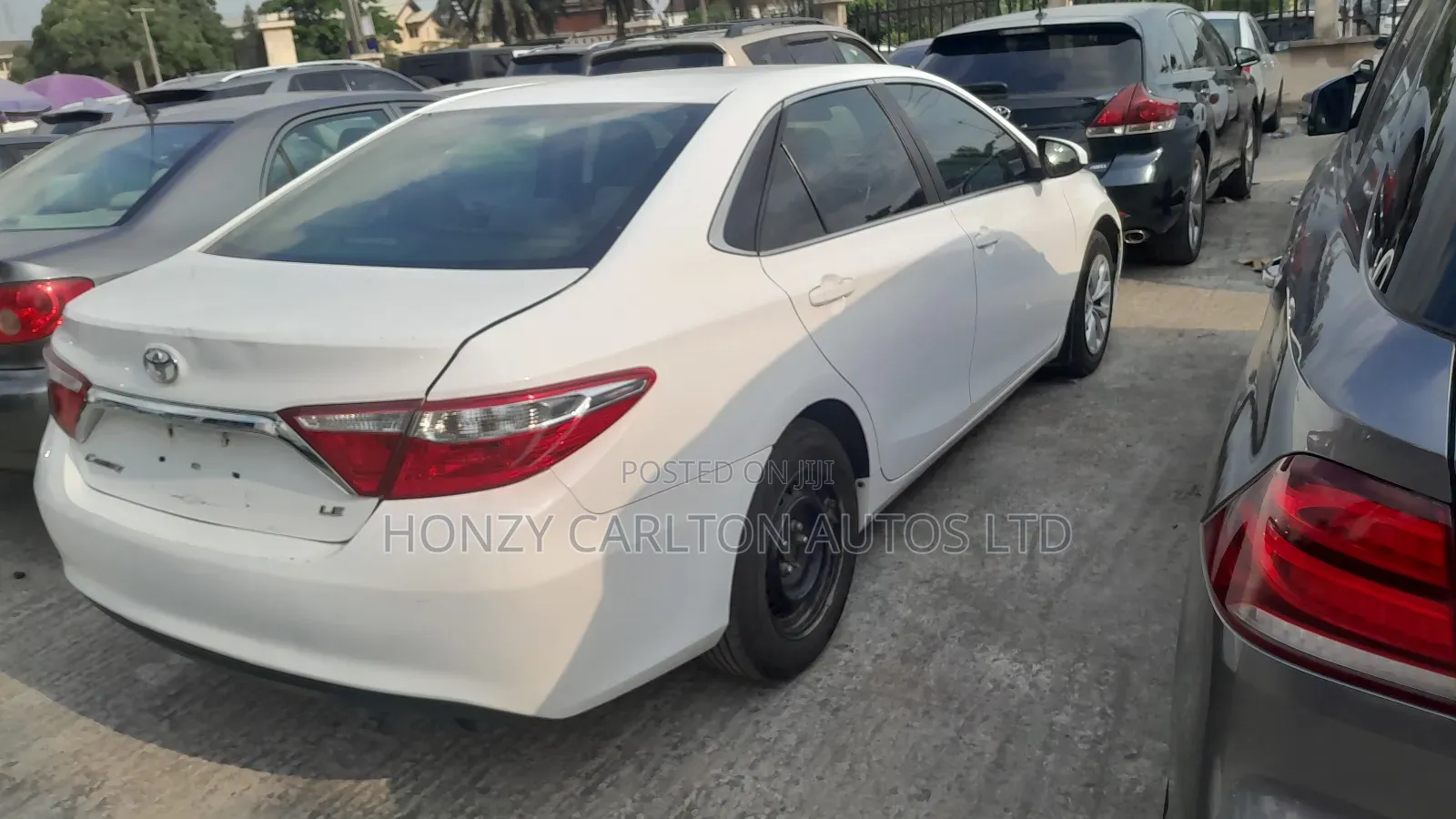 Toyota Camry LE 4dr Sedan (2.5L 4cyl 6A) 2017 White