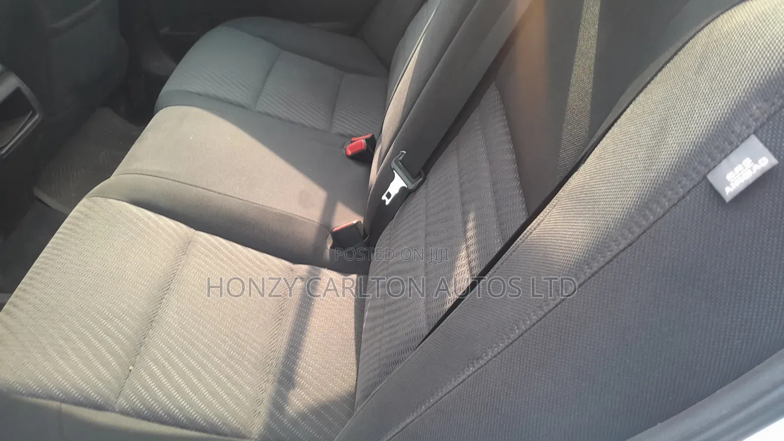 Toyota Camry LE 4dr Sedan (2.5L 4cyl 6A) 2017 White