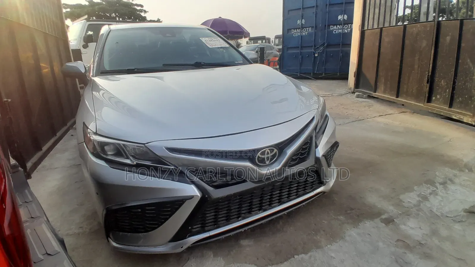 Toyota Camry SE 2021 Silver