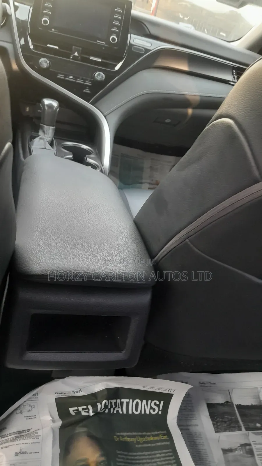 Toyota Camry SE 2021 Silver
