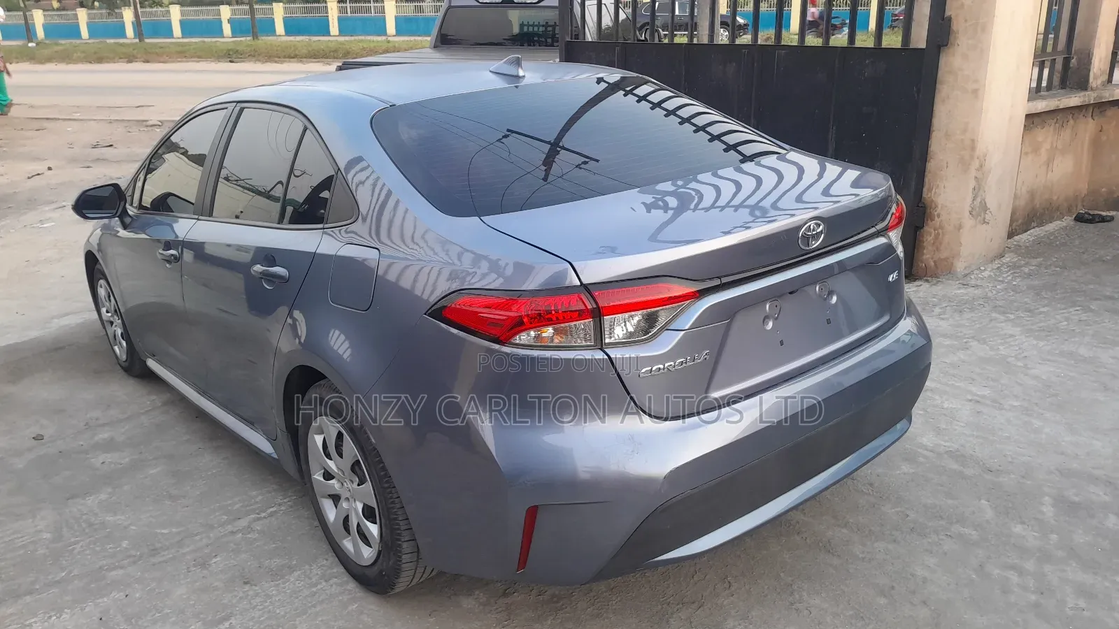 Toyota Corolla LE 2022 Blue