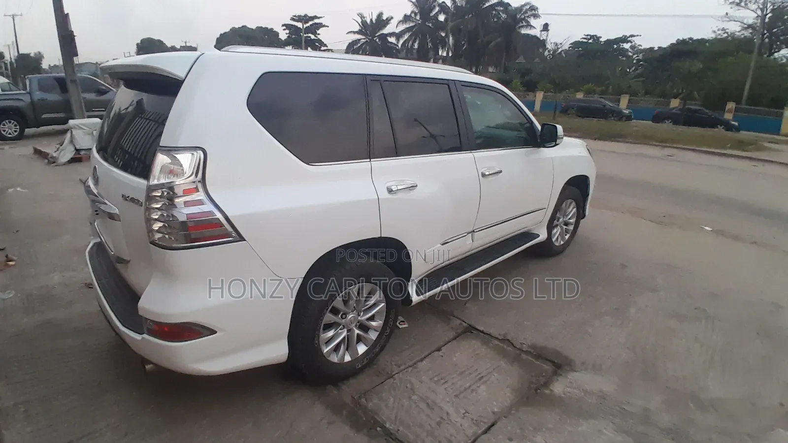 Lexus GX 460 Base 2016 White