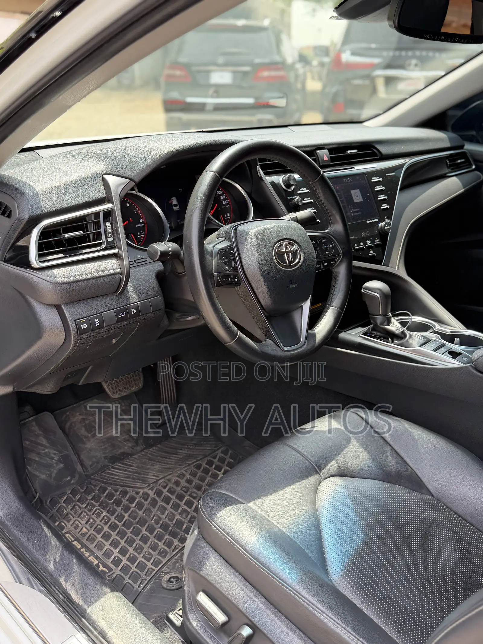 Toyota Camry XSE FWD (2.5L 4cyl 8AM) 2018 White