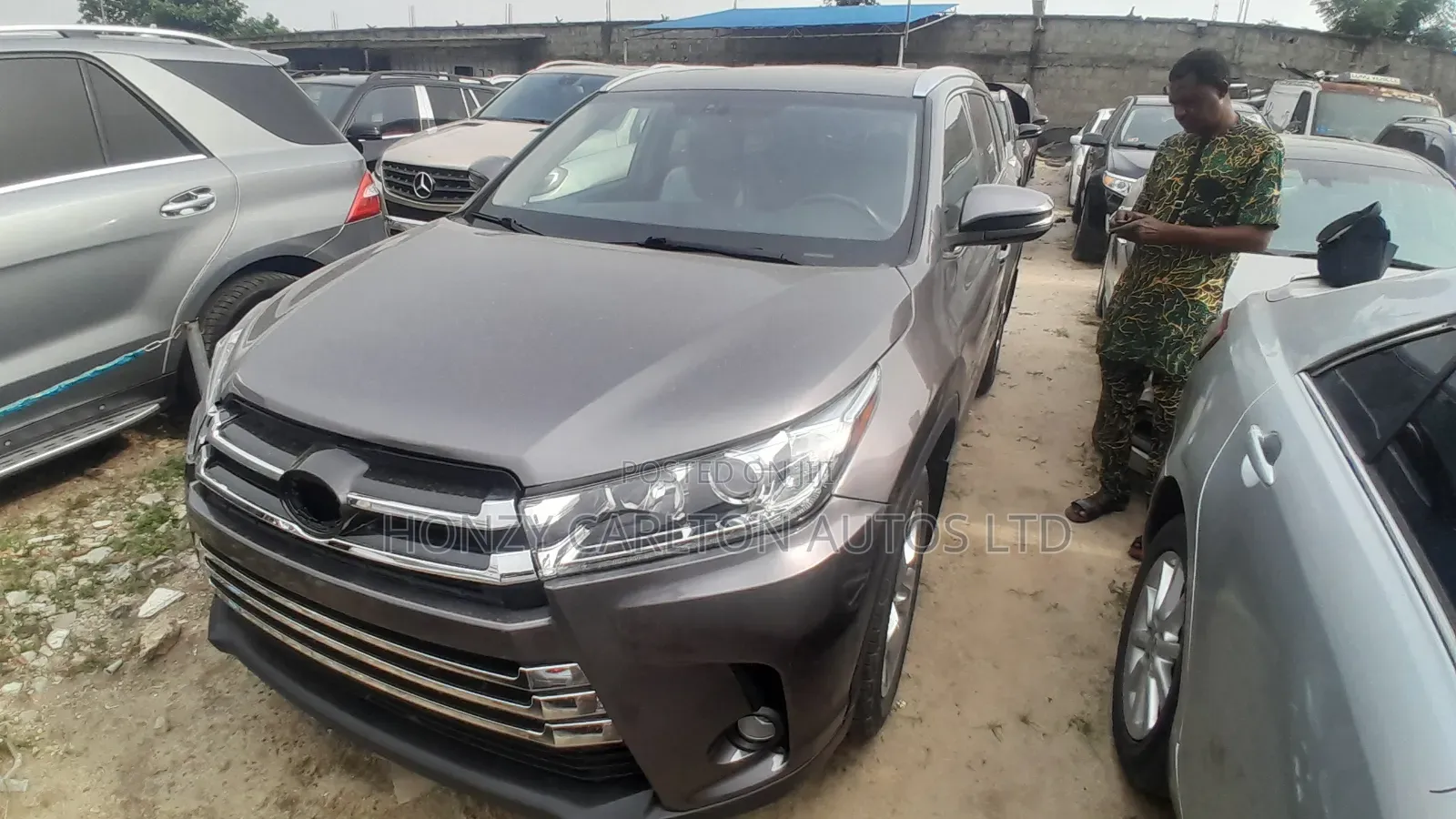 Toyota Highlander Limited 4dr SUV AWD (3.5L 6cyl 6A) 2015 Gray