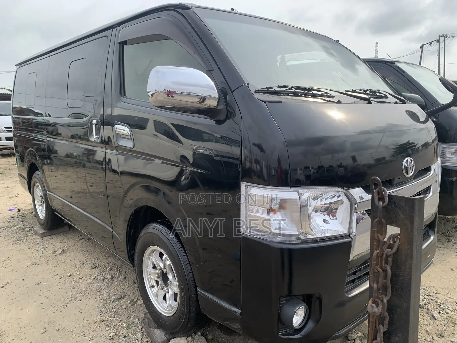 Toyota HiAce 2010 Black