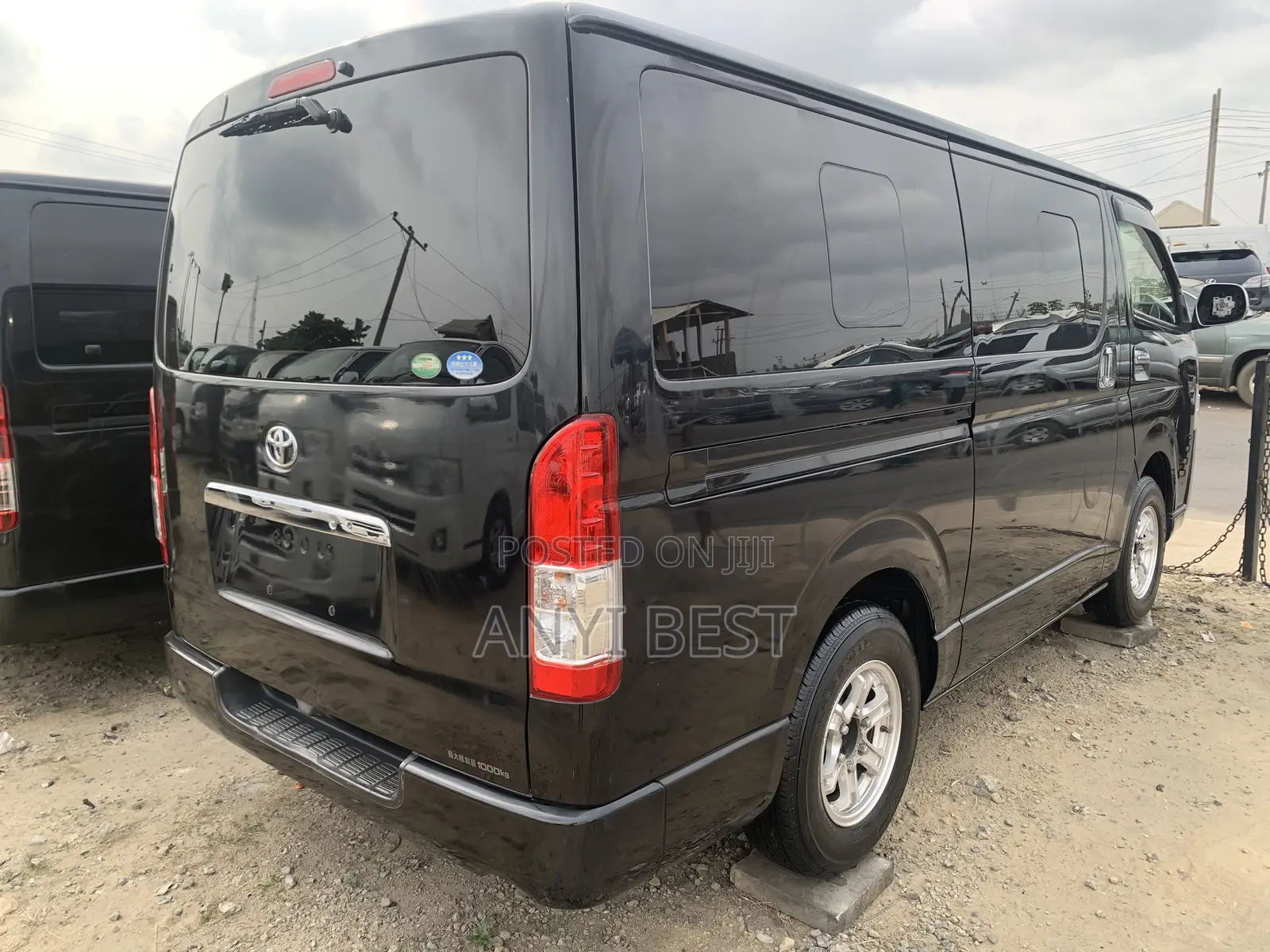 Toyota HiAce 2010 Black