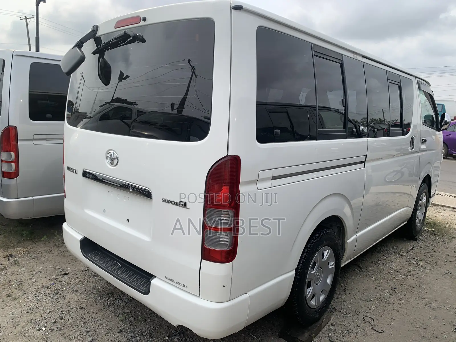 Toyota HiAce 2011 White