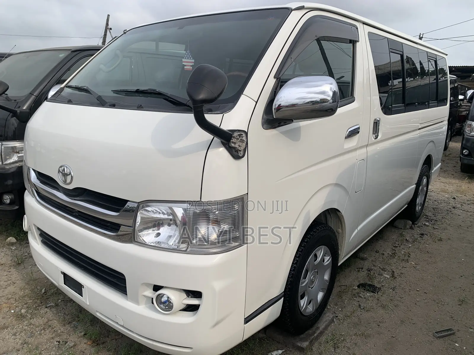 Toyota HiAce 2011 White