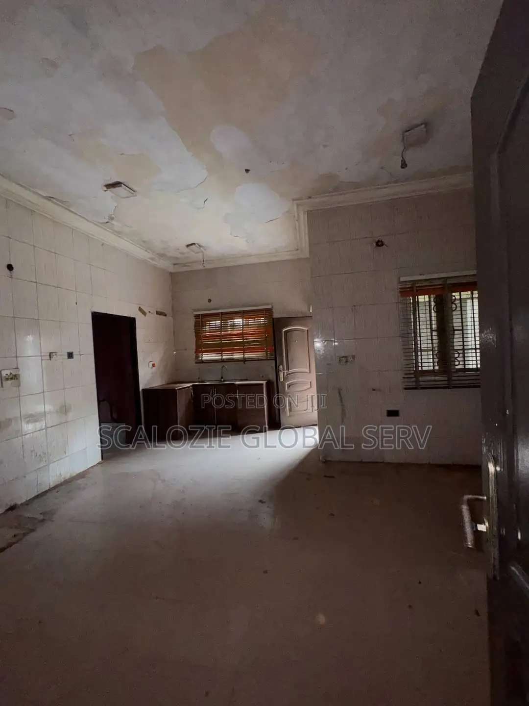 6bdrm Duplex in Abacha Rd, G.R.A for sale