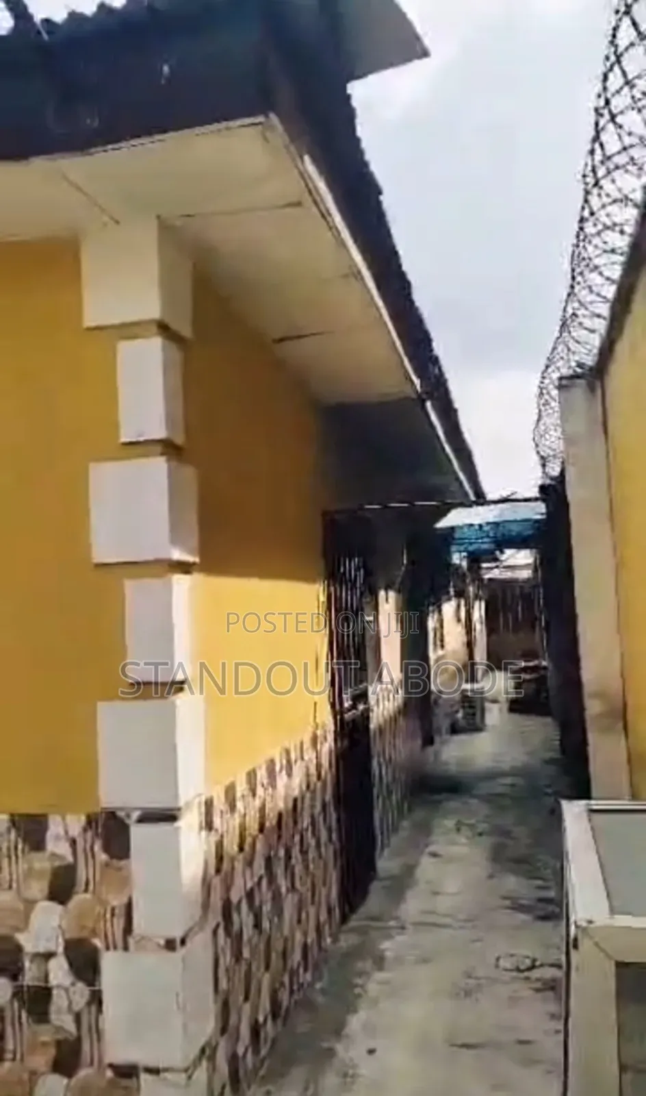 6bdrm Block of Flats in Good Location, Abule Egba for sale