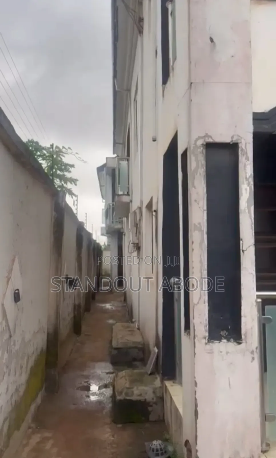 4bdrm Duplex in Off Aparadija Road for sale