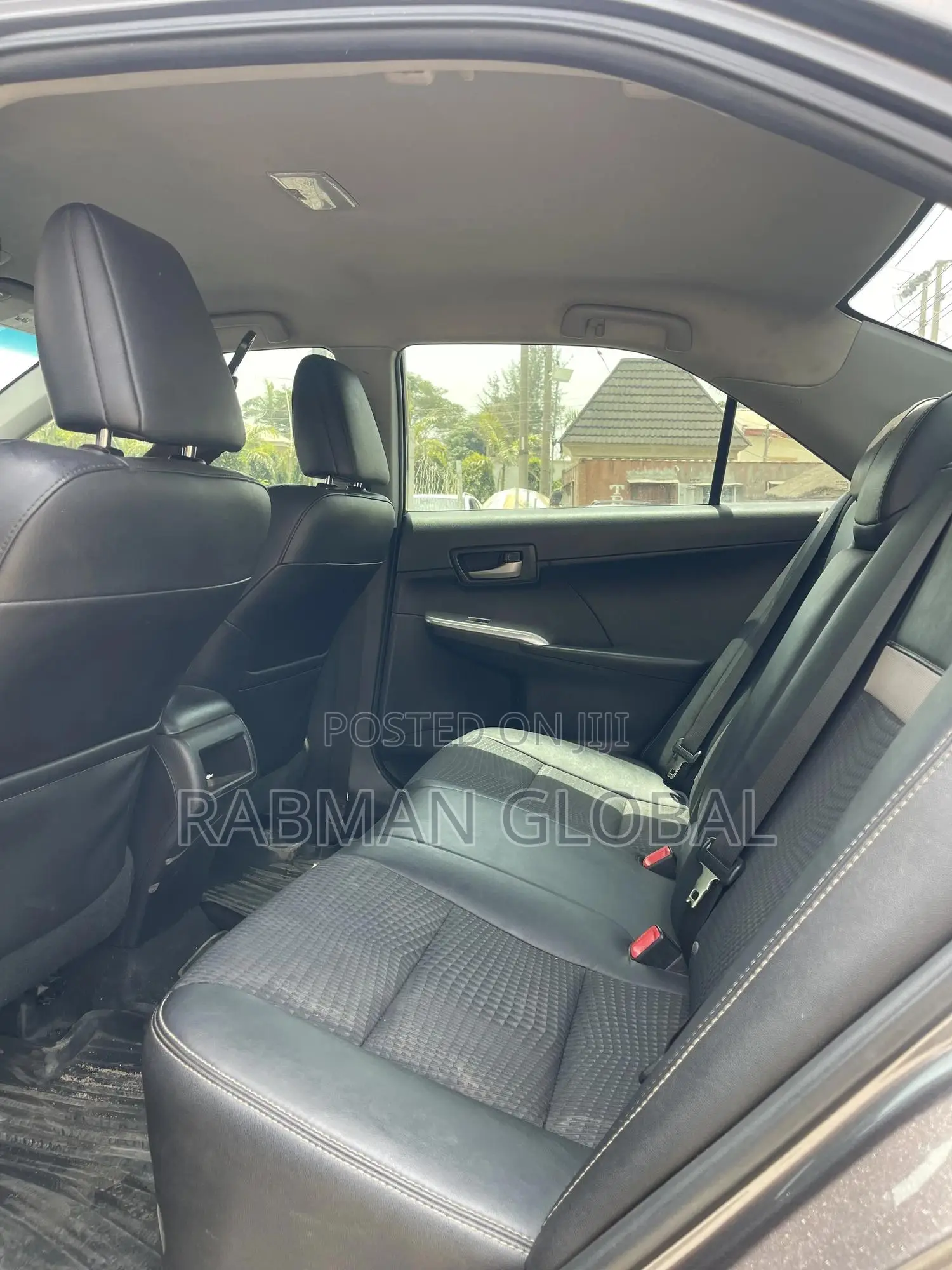 Toyota Camry SE 4dr Sedan (2.5L 4cyl 6A) 2014 Gray