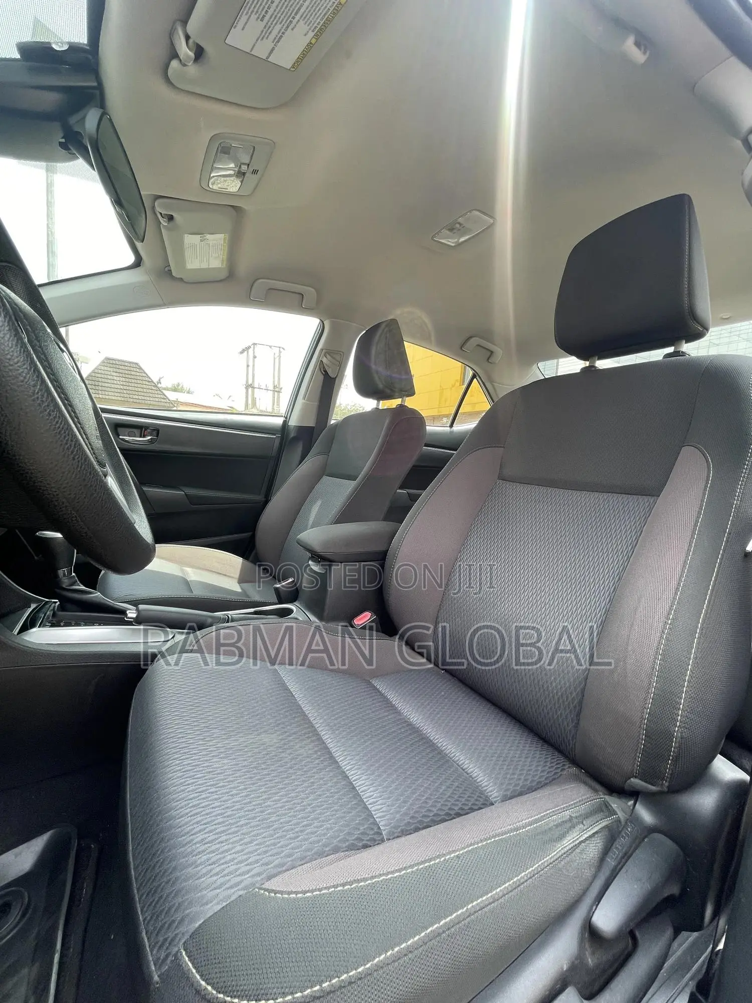 Toyota Corolla LE (1.8L 4cyl 2A) 2018 Black