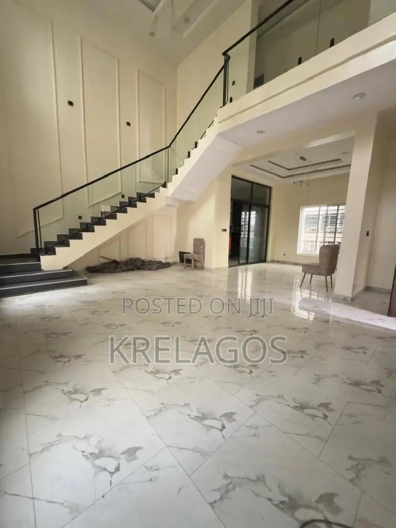 5bdrm Duplex in Ikota for rent