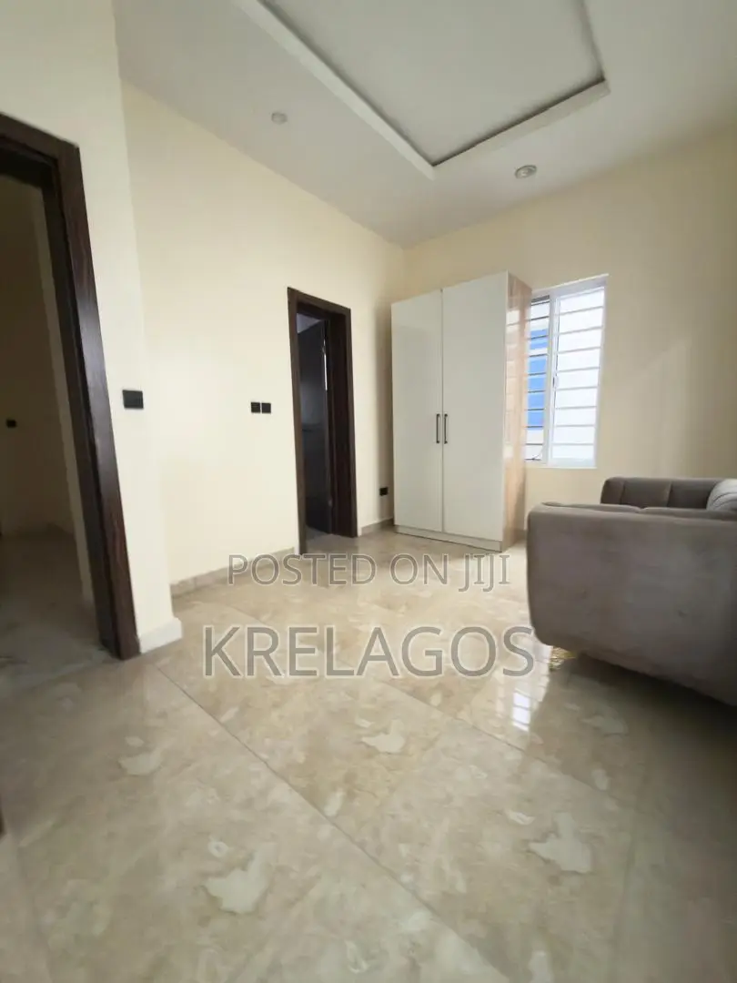 5bdrm Duplex in Ikota for rent
