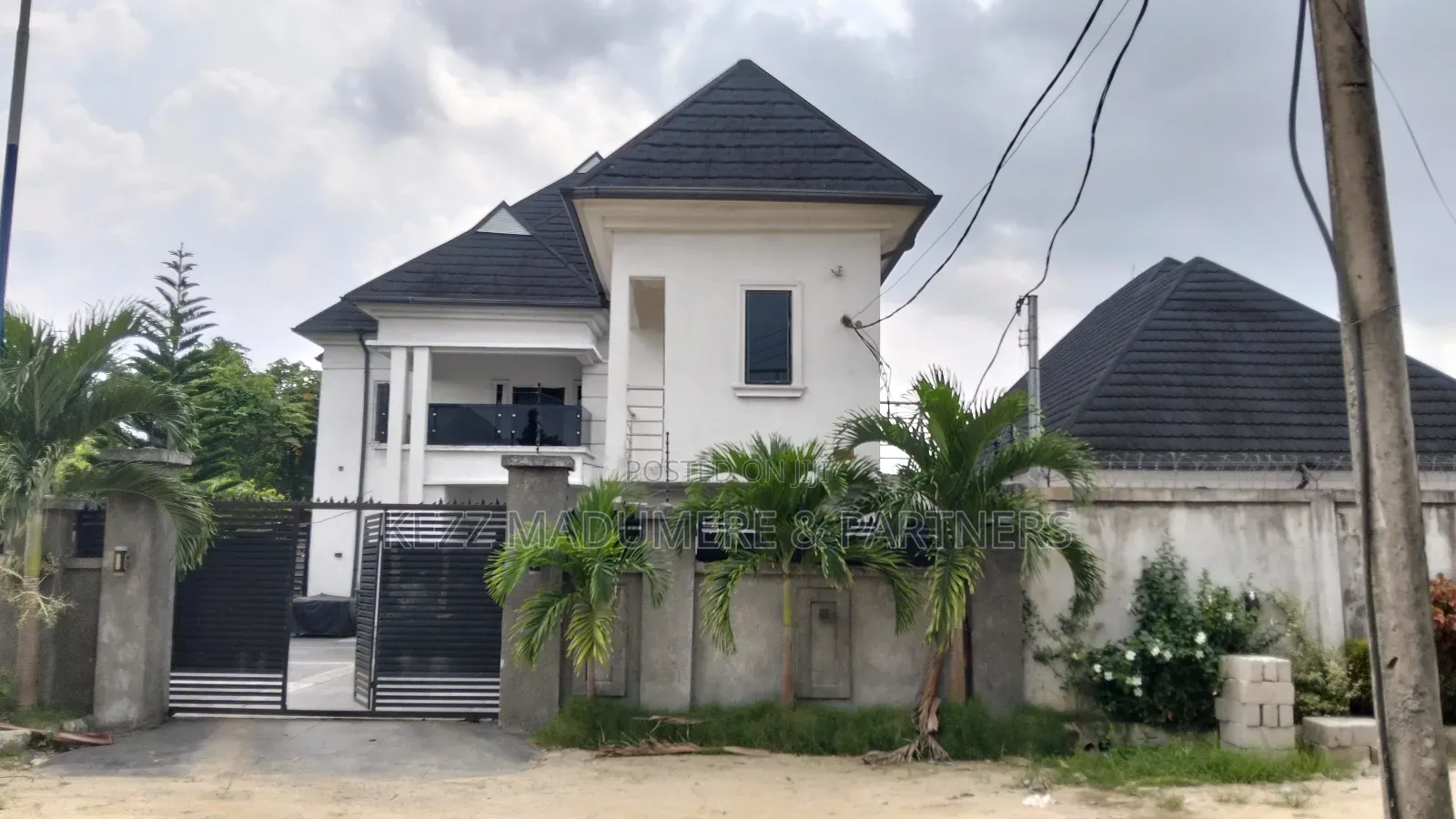 5bdrm Duplex in Majestic Estate ,, New Layout for sale