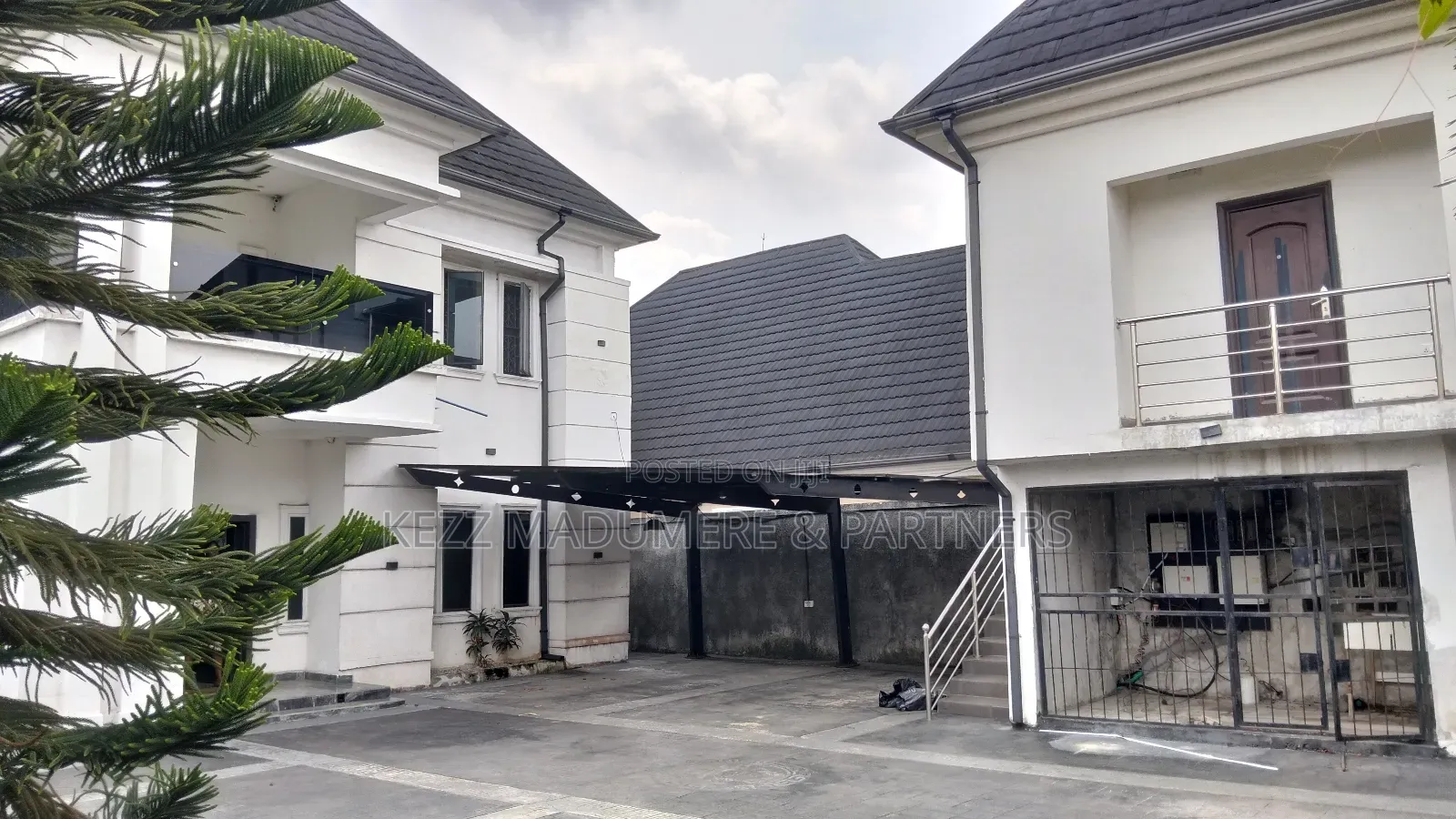 5bdrm Duplex in Majestic Estate ,, New Layout for sale