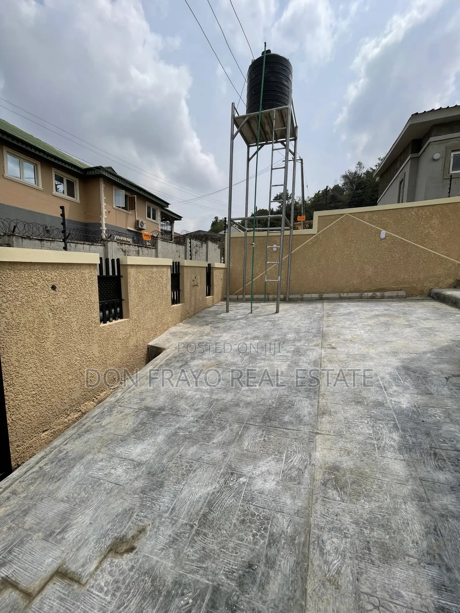 3bdrm Bungalow in Near Eleyele Bridge for sale