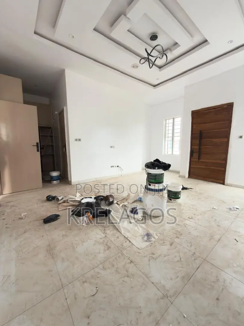 4bdrm Duplex in Ikota for sale