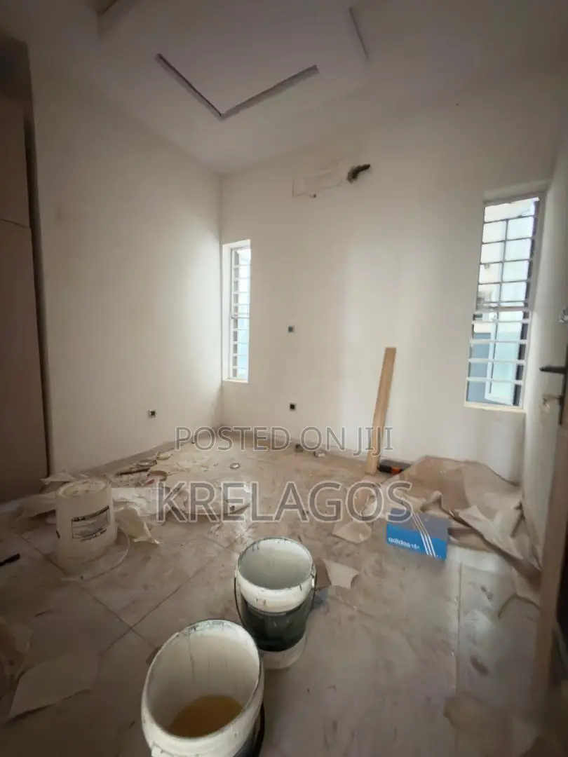 4bdrm Duplex in Ikota for sale