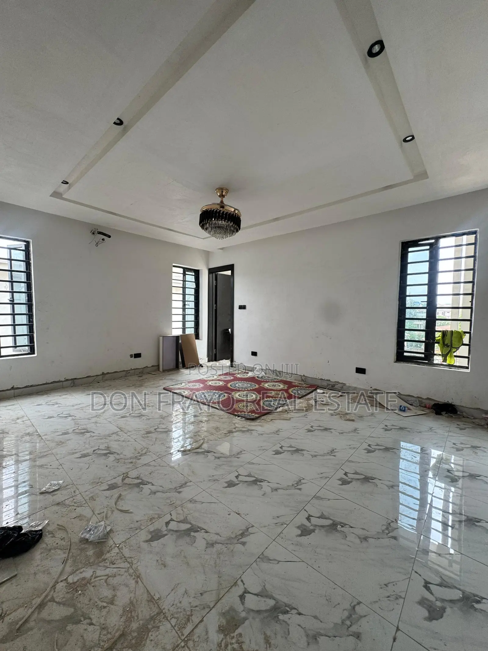 4bdrm Duplex in Jericho Gra for sale