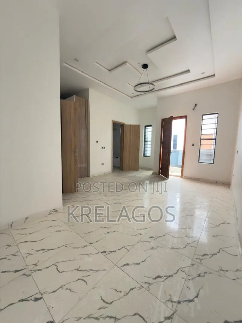 4bdrm Duplex in Ikota for sale
