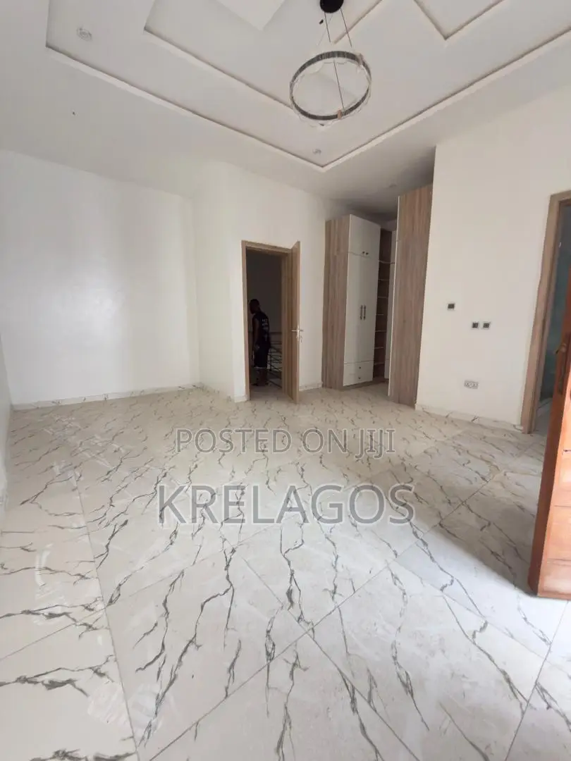 4bdrm Duplex in Ikota for sale