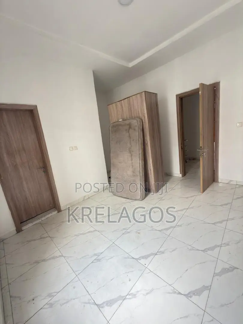 3bdrm Townhouse / Terrace in Ikota for rent