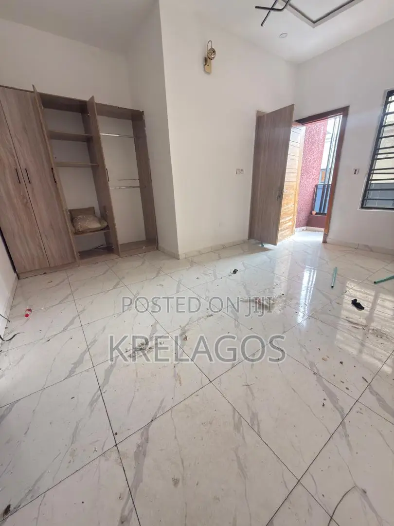 3bdrm Townhouse / Terrace in Ikota for rent