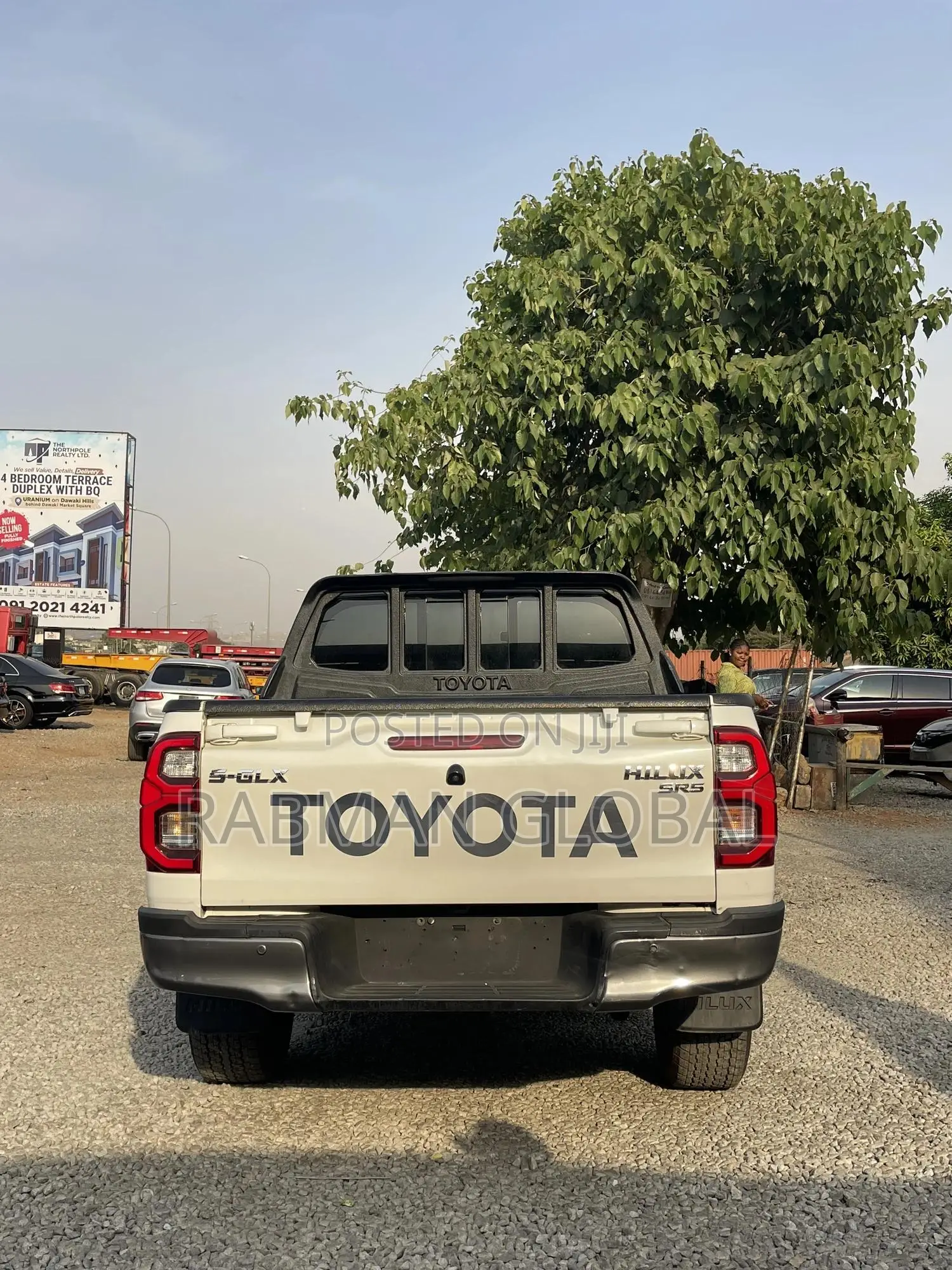 Toyota Hilux Revo Double Cab Petrol 2.7 RWD 2021 White