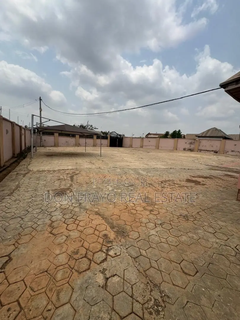 3bdrm Bungalow in Amugba Olorunda Area, Akobo for sale