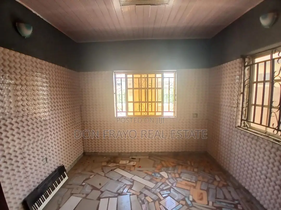 3bdrm Bungalow in Akuru Elebu, Akala Express for sale