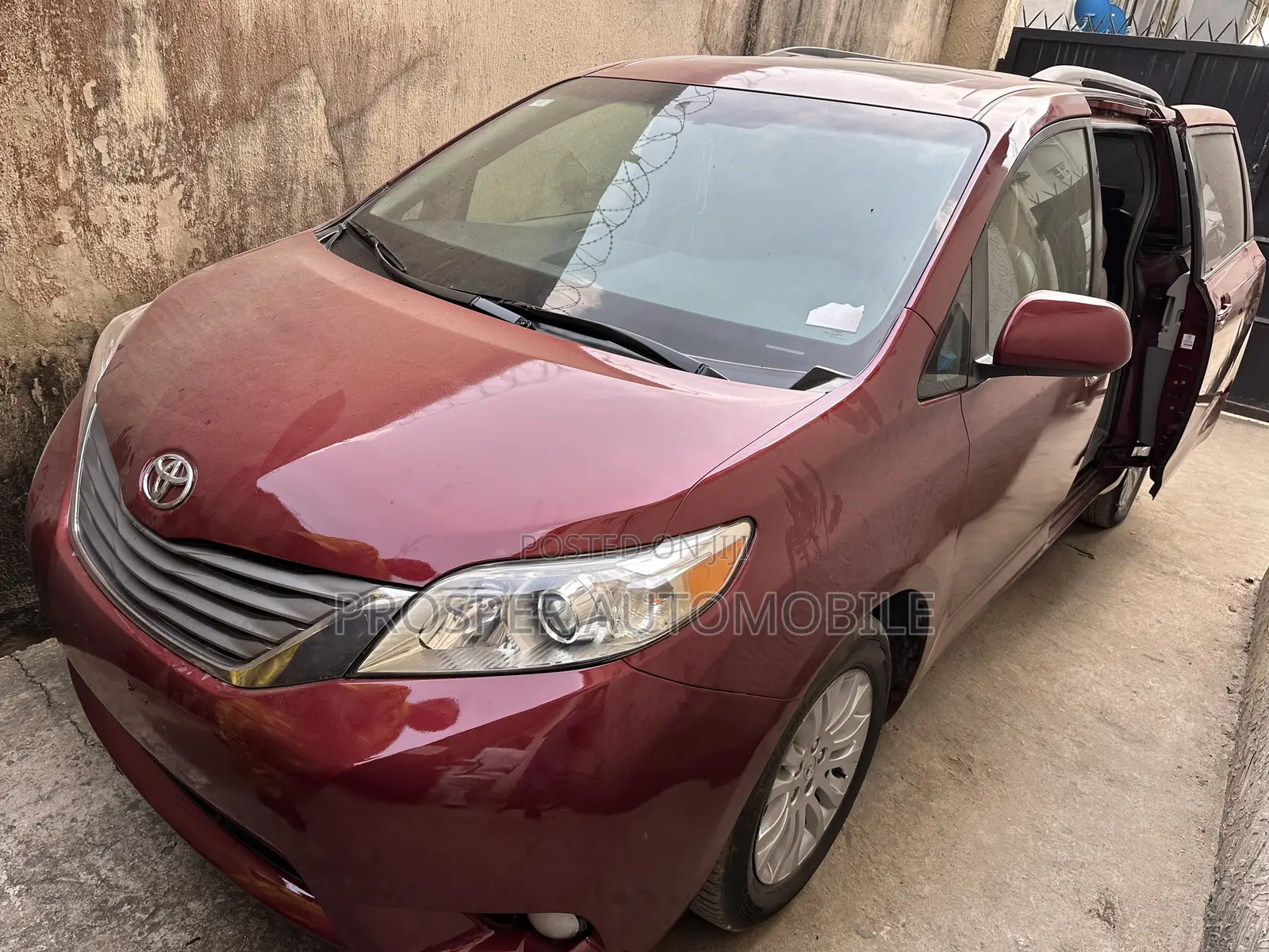 Toyota Sienna XLE 8 Passenger 2012 Red
