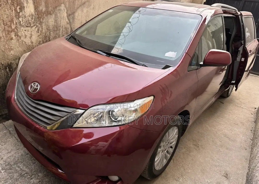 Toyota Sienna XLE 8 Passenger 2012 Red