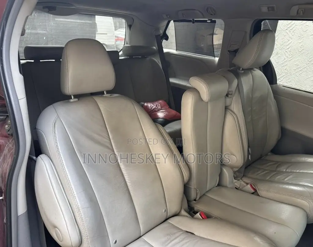 Toyota Sienna XLE 8 Passenger 2012 Red