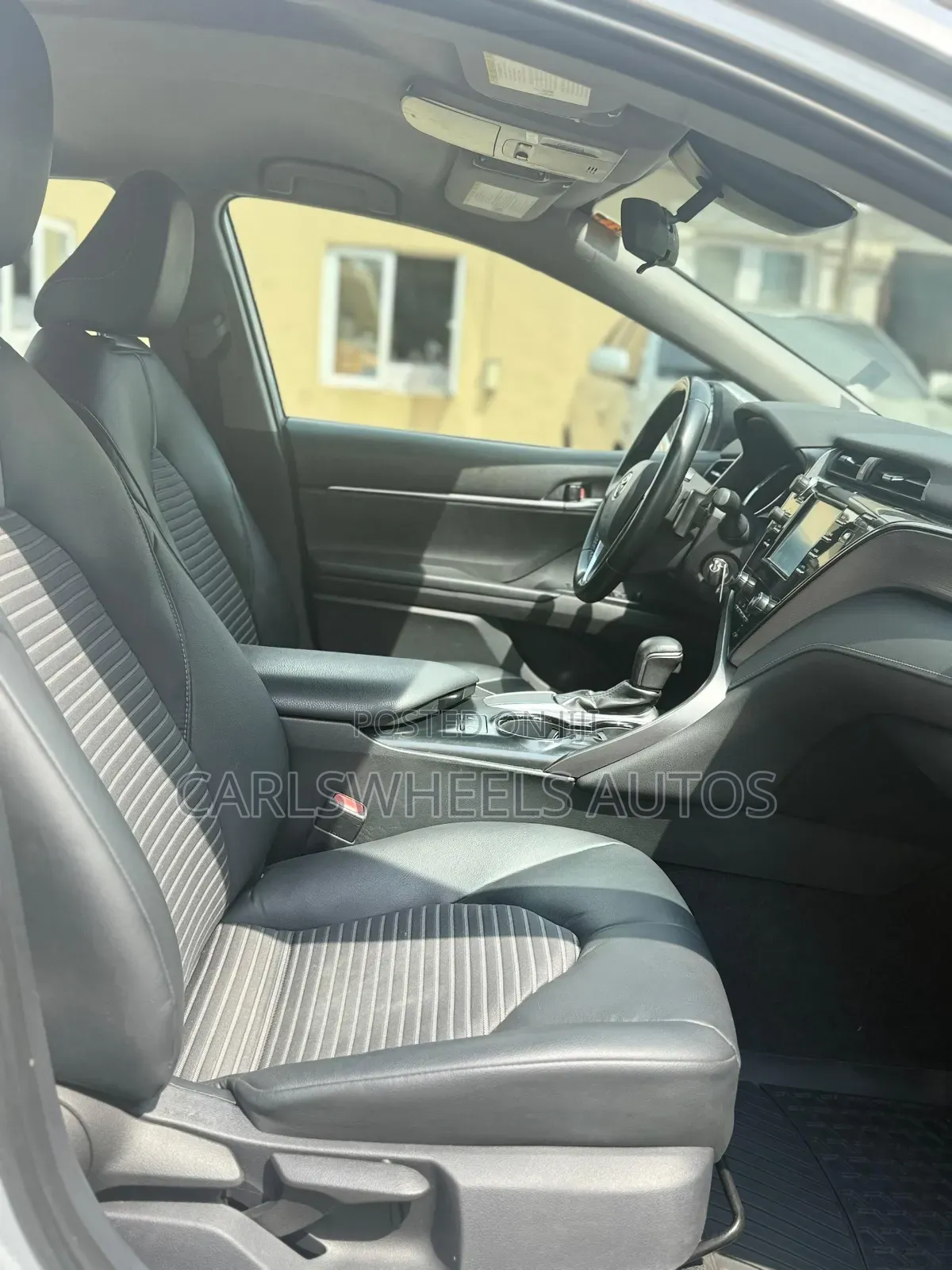 Toyota Camry SE (2.5L 4cyl 8A) 2019 Silver