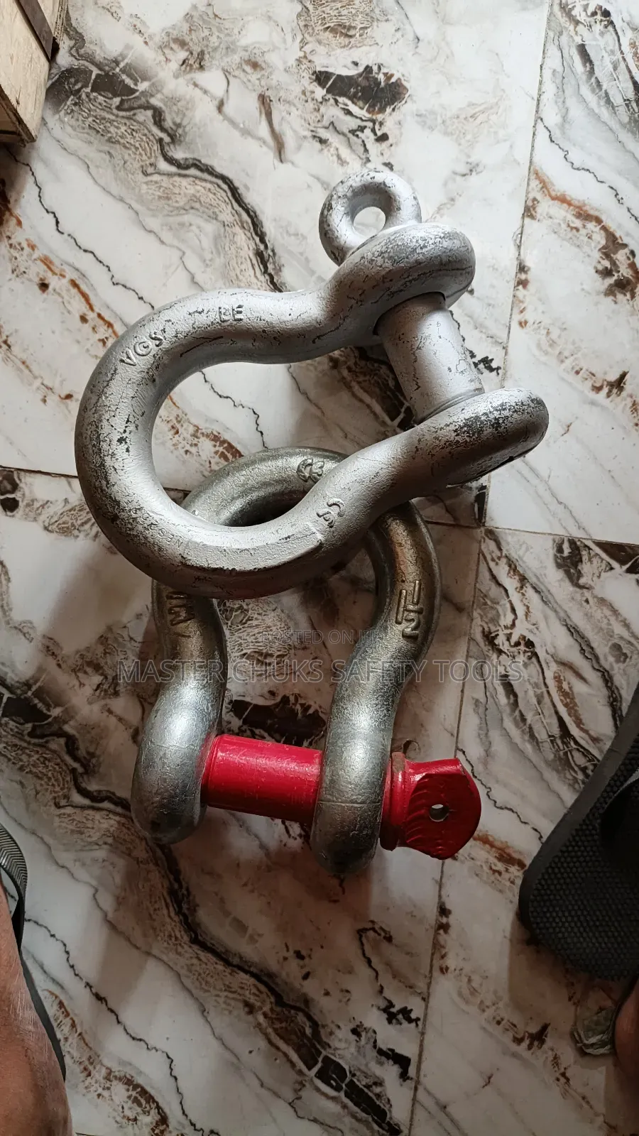 17 Ton Shackles