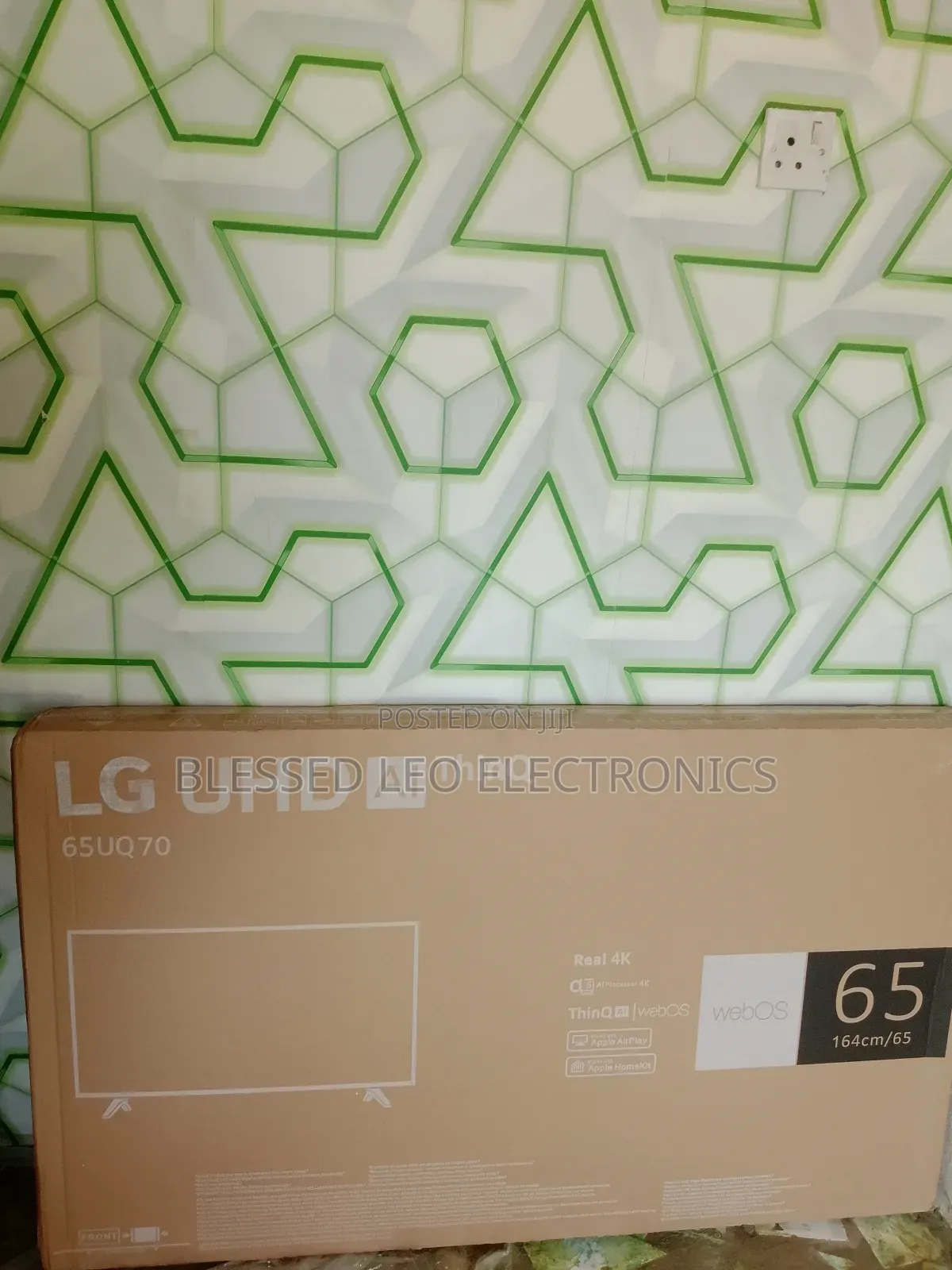 65 Inches Smart Tv With Netflix, Frameless With Latest Design