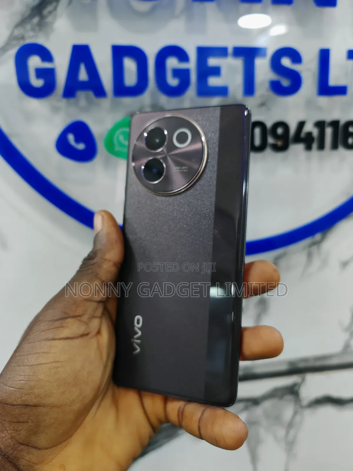 Vivo V30e 256 GB Red