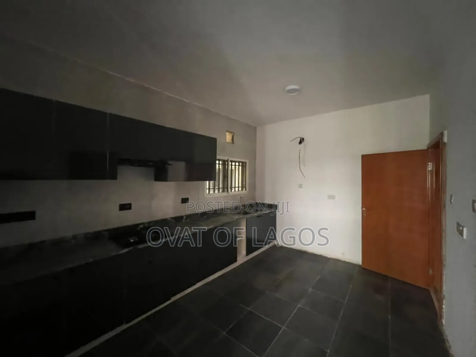 3bdrm Apartment in Lekki Phase 1 for rent