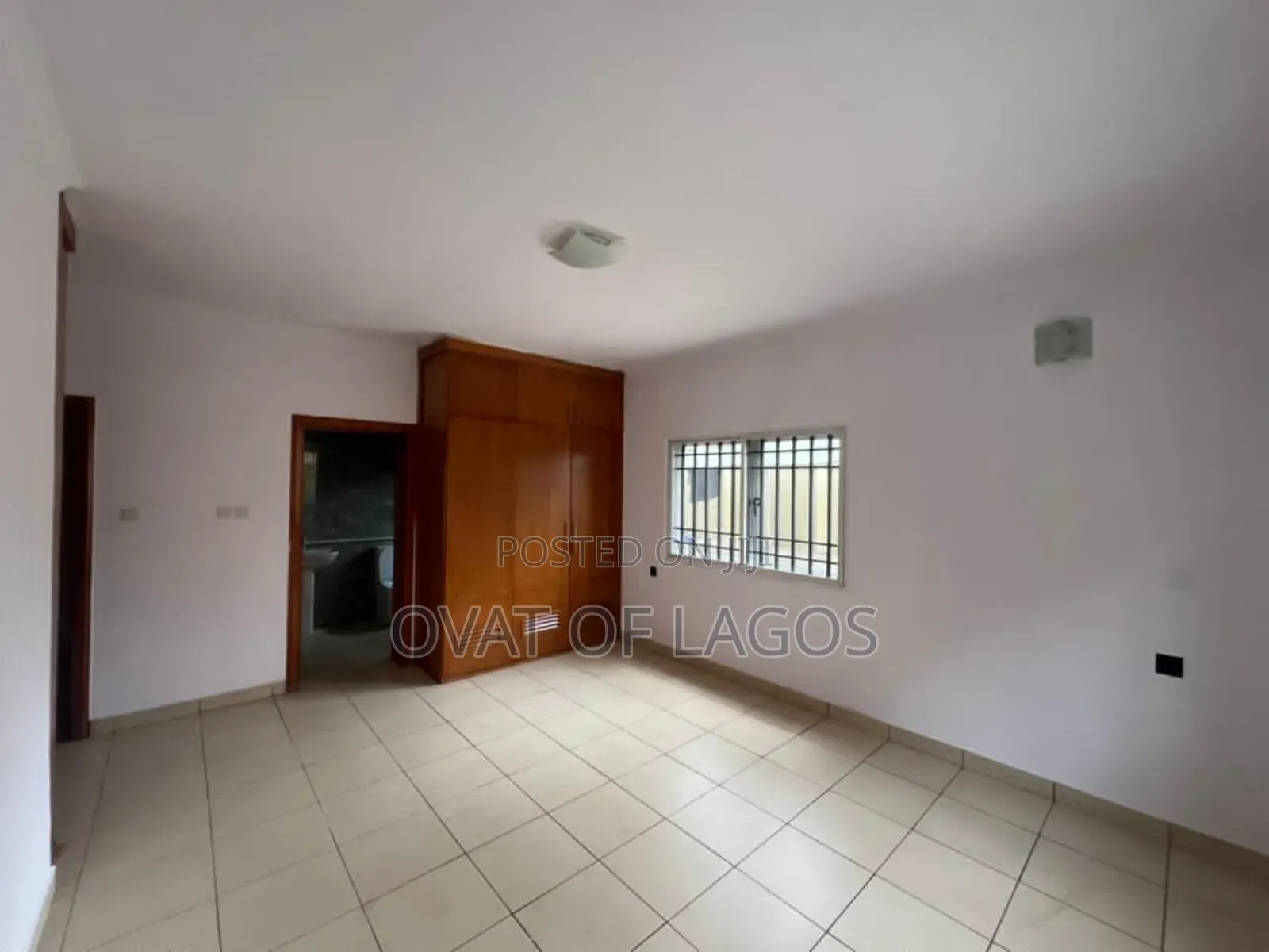 3bdrm Apartment in Lekki Phase 1 for rent