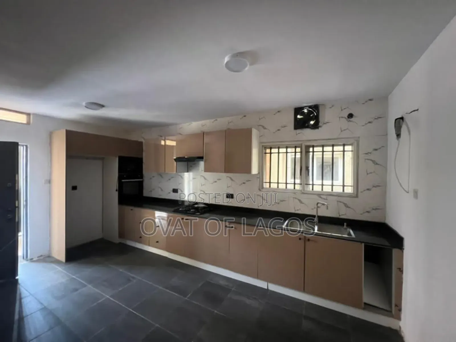 3bdrm Maisonette in Lekki Phase 1 for rent