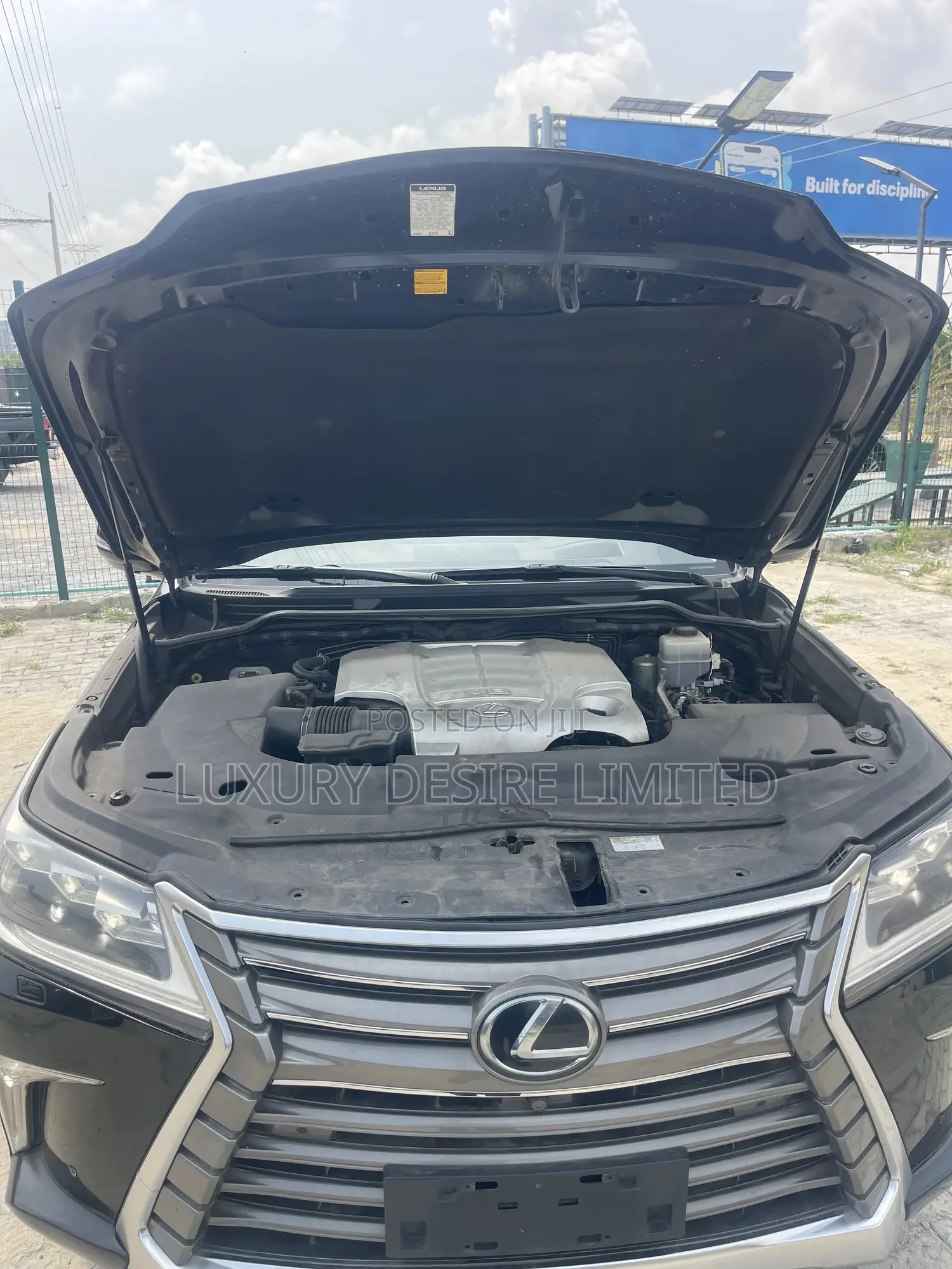 Lexus LX 570 AWD 2016 Black