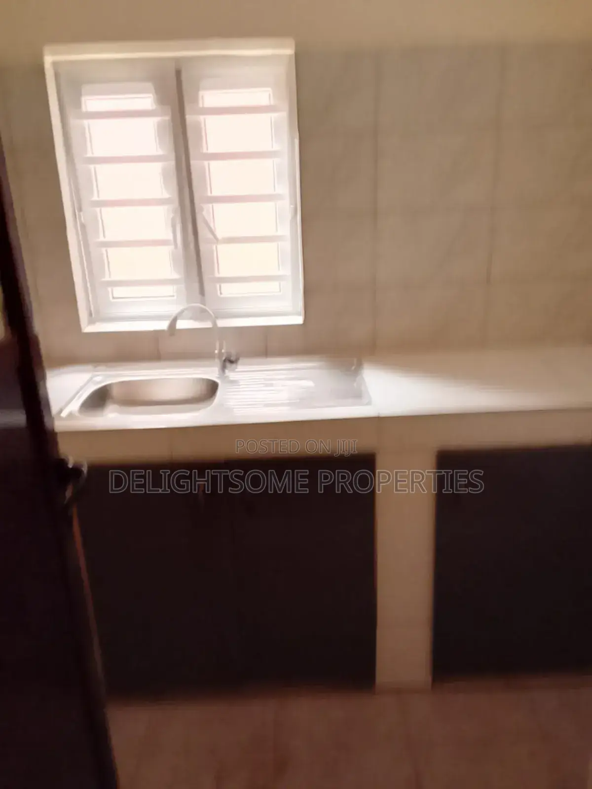 3bdrm Block of Flats in Loyola, Agodi for rent