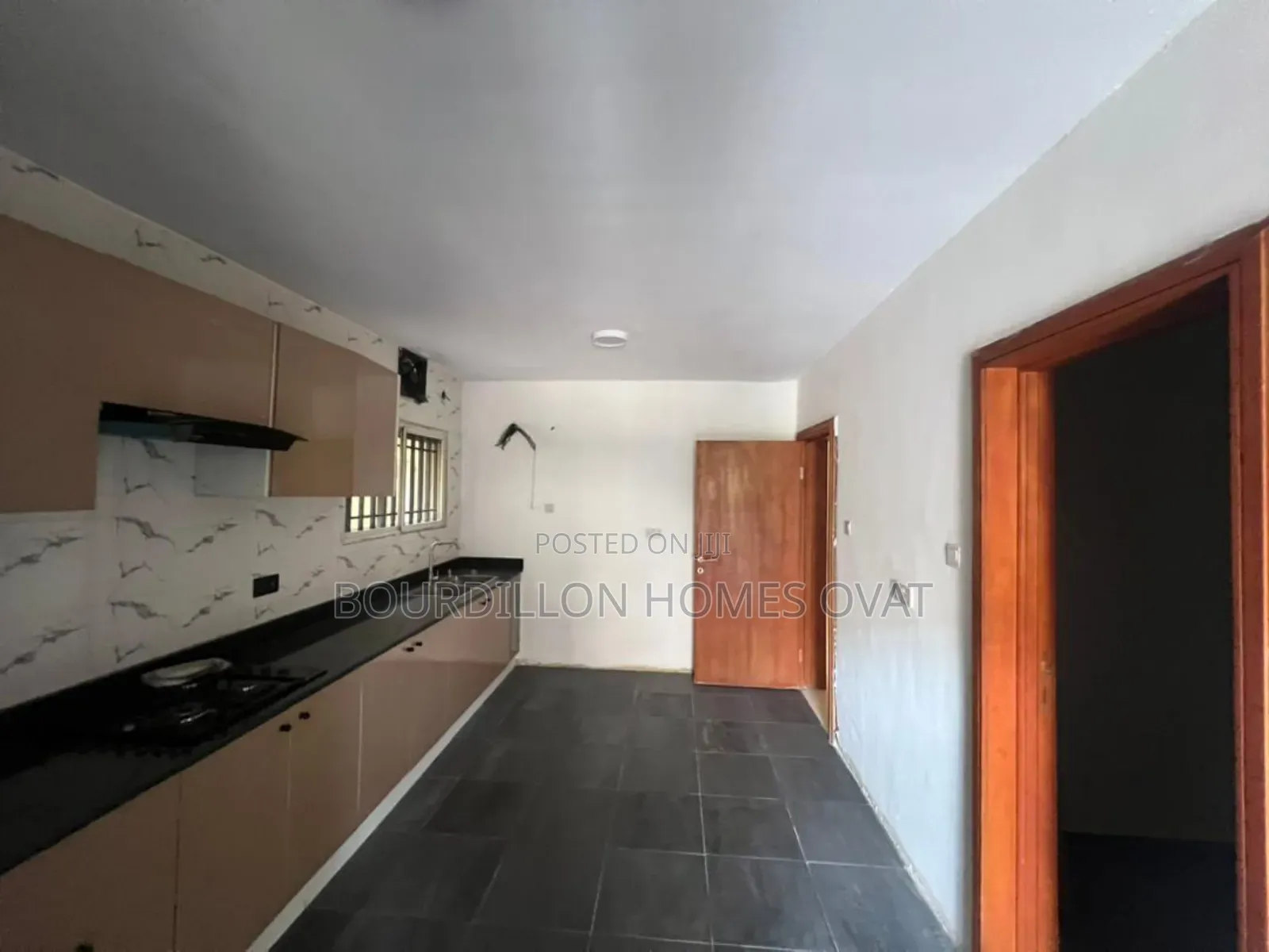 3bdrm Maisonette in Lekki Phase 1 Lagos for rent