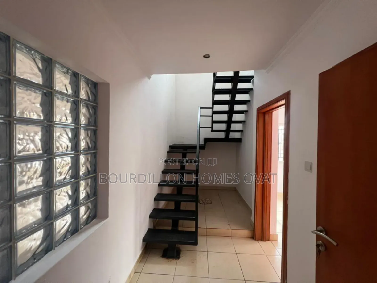 3bdrm Maisonette in Lekki Phase 1 Lagos for rent