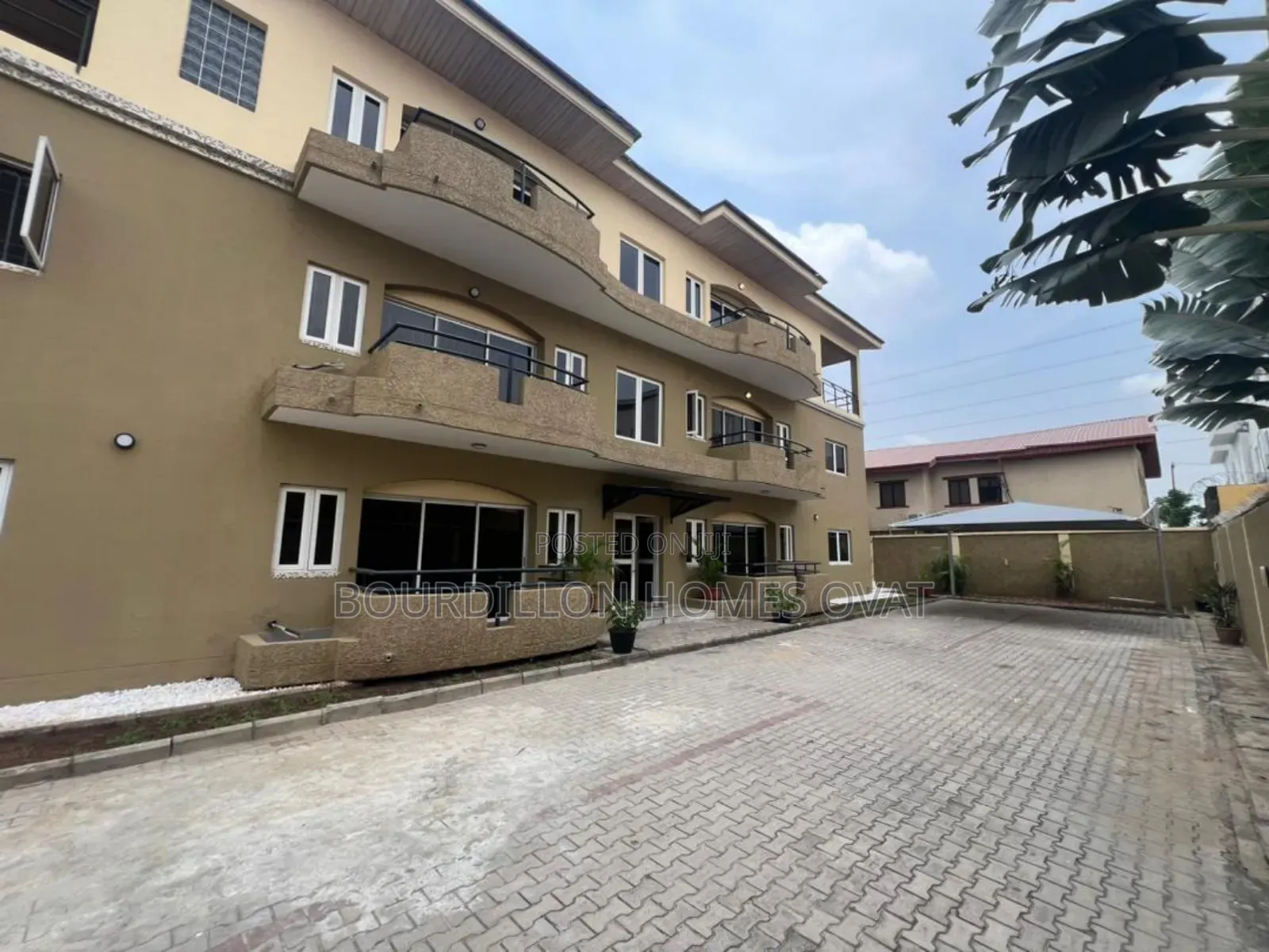 3bdrm Apartment in Lekki Phase 1 Lagos for rent
