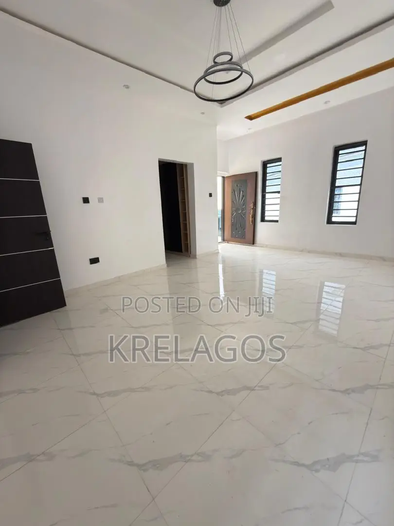 4bdrm Duplex in Ikota for sale