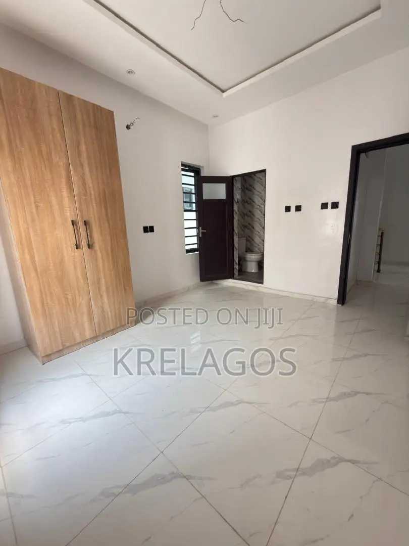 4bdrm Duplex in Ikota for sale