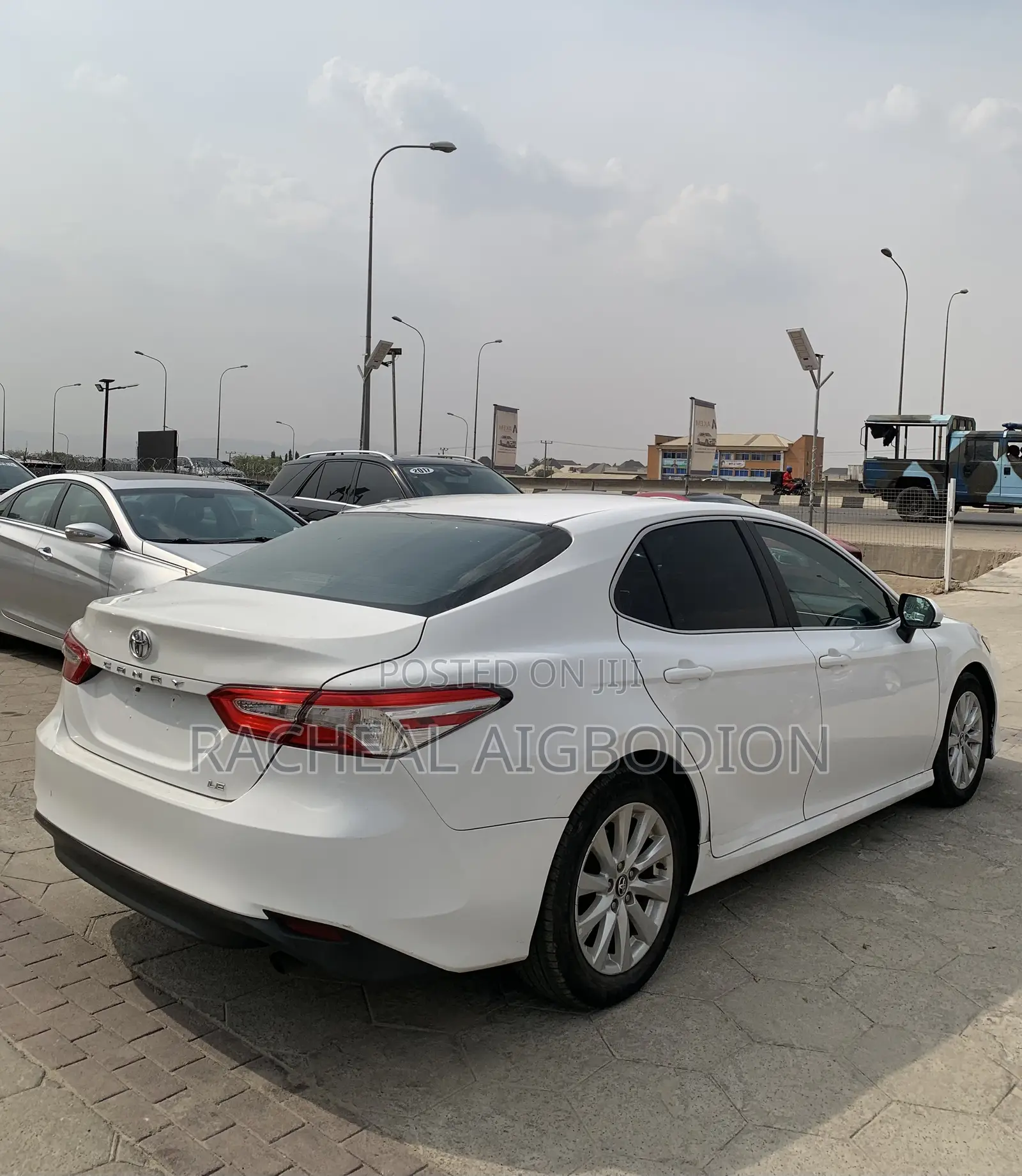 Toyota Camry 2018 White
